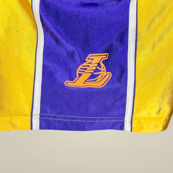 Vintage Los Angeles Lakers Shorts - Picture 3 of 3